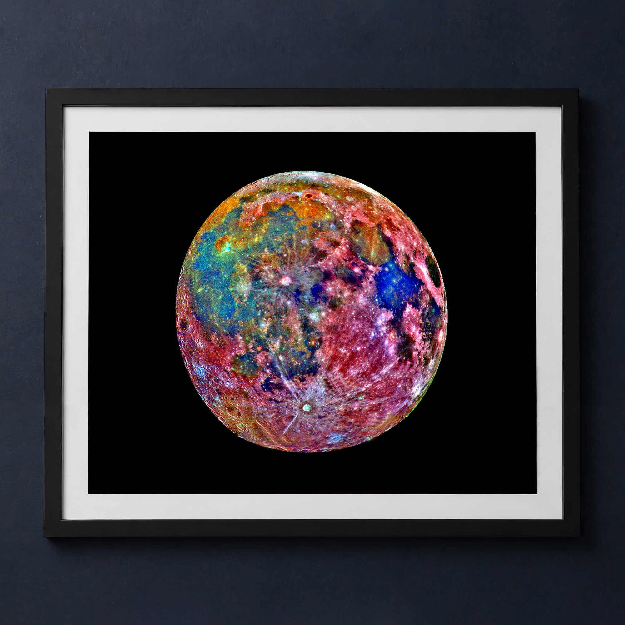 その他 moon A stunning photo of Colorful Moon | Sky Image Lab